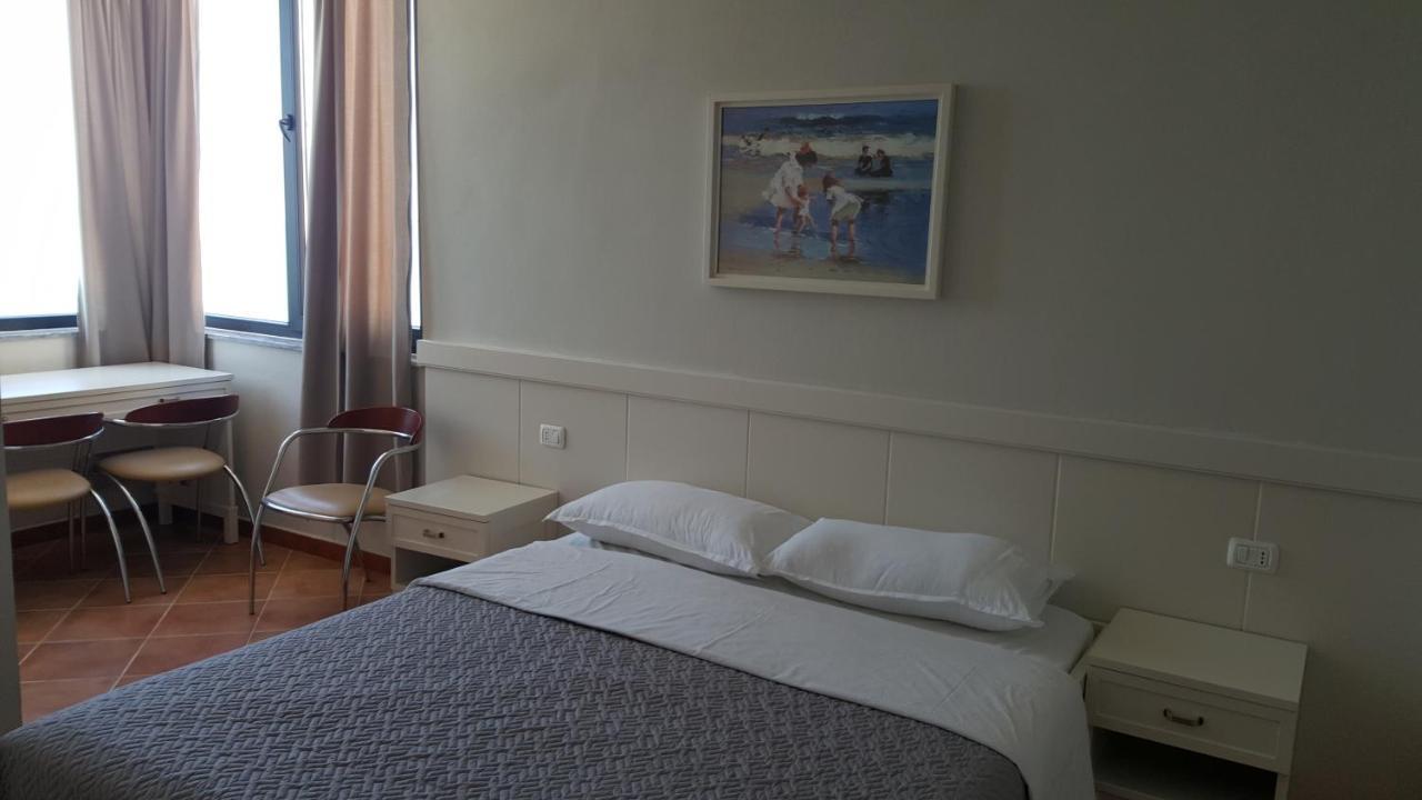 Joel Residence Durrës Esterno foto