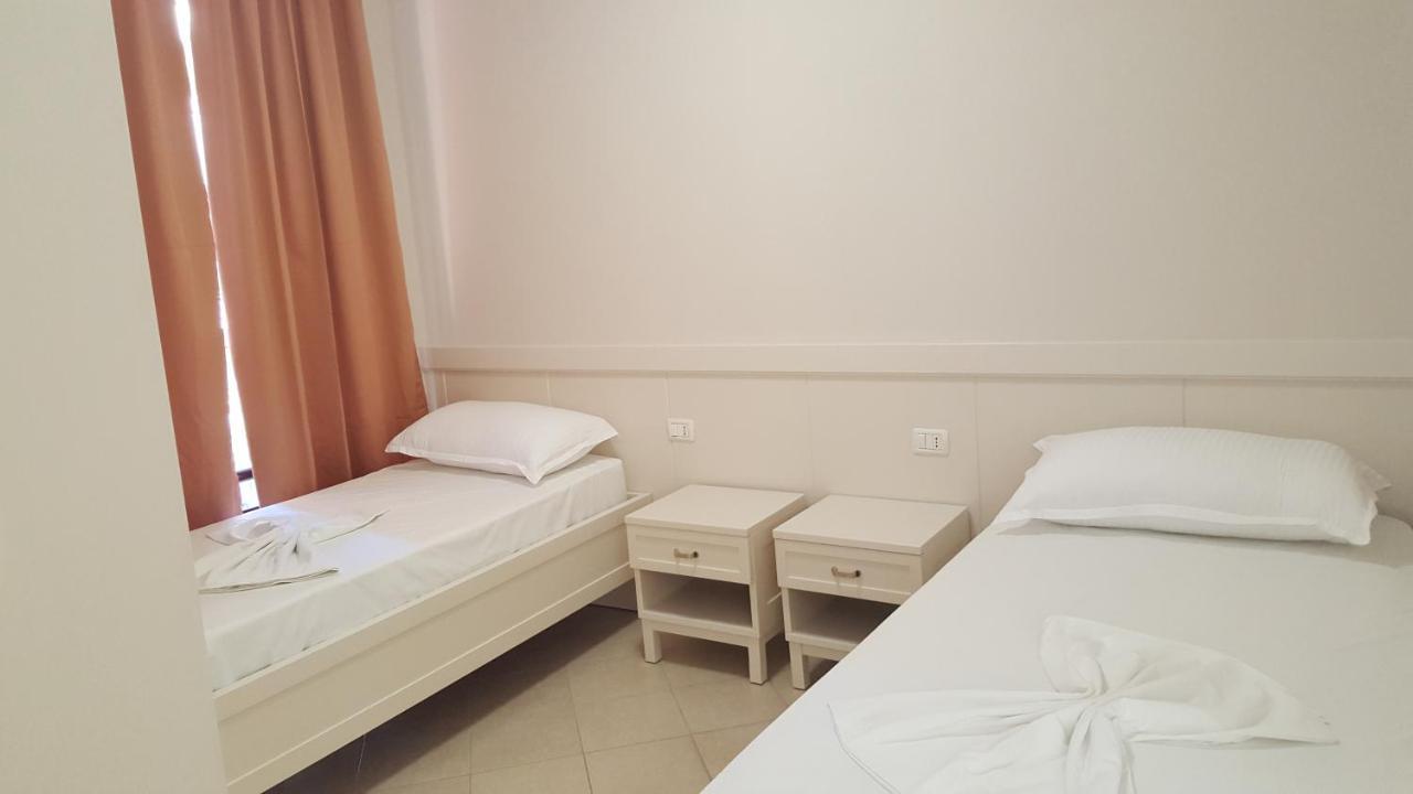 Joel Residence Durrës Esterno foto