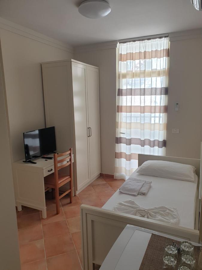 Joel Residence Durrës Esterno foto