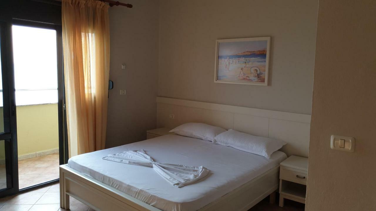 Joel Residence Durrës Esterno foto